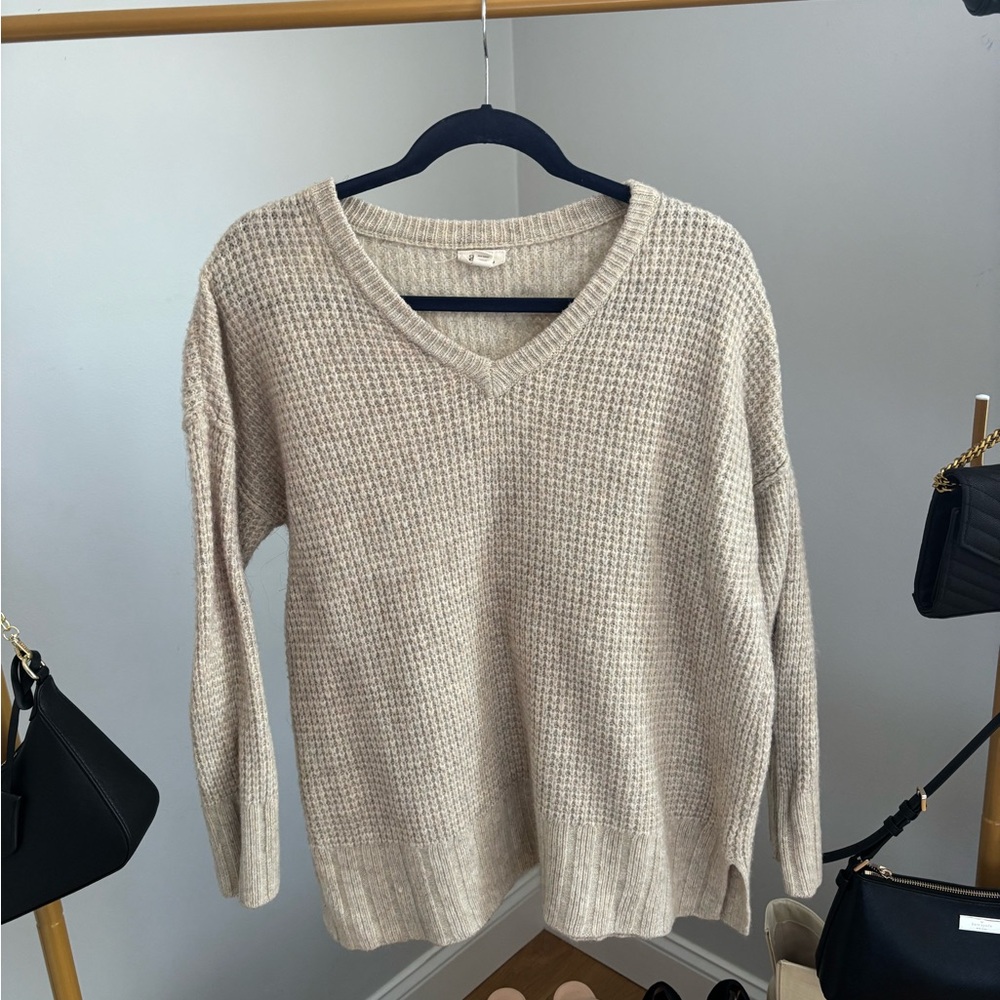 Women's V-Neck Knit Sweater - Cream